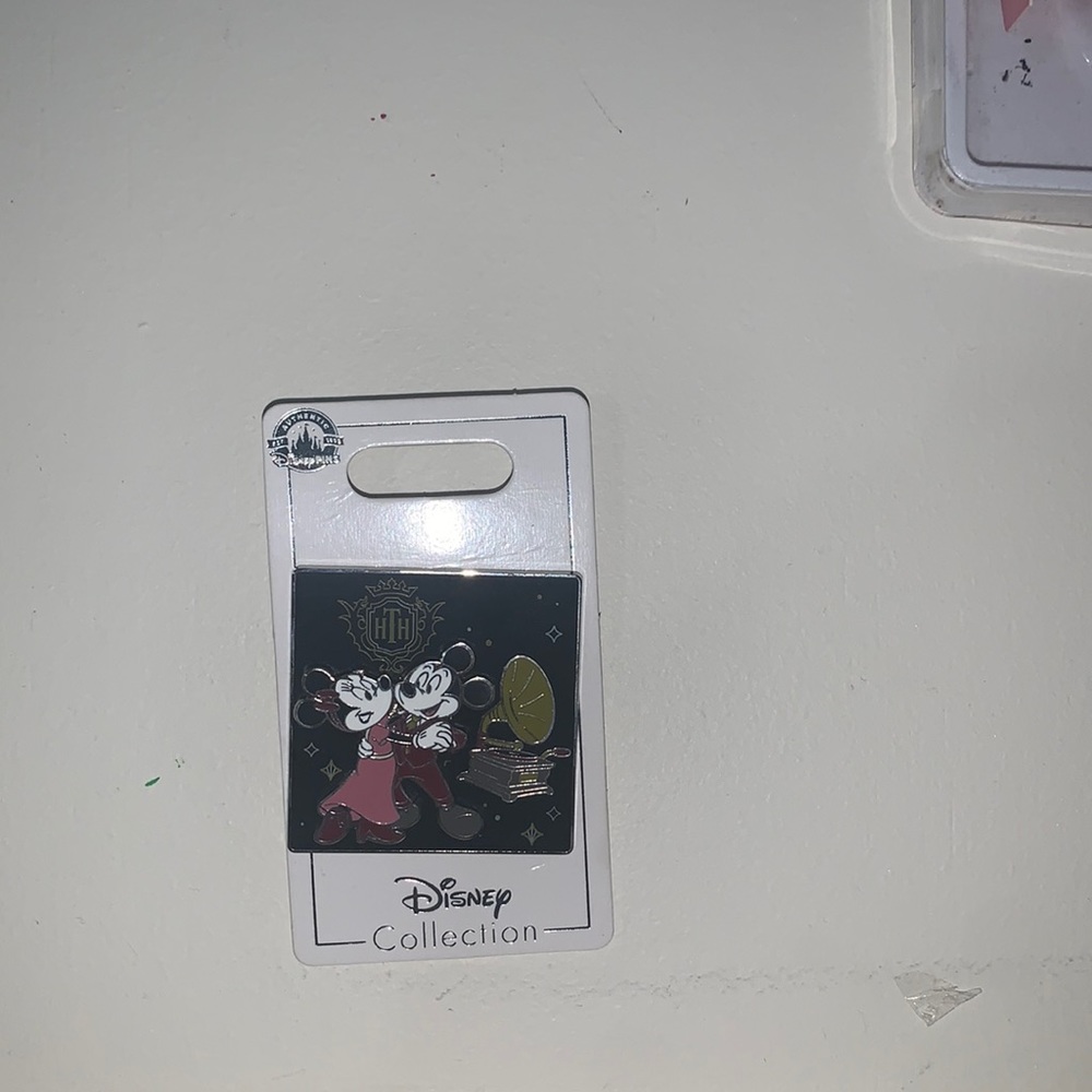 Mikey mouse pin form Disney world